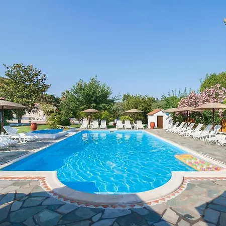 Strawberry Skiathos Πανσιόν 2*