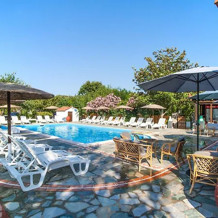 Strawberry Skiathos Πανσιόν 2*