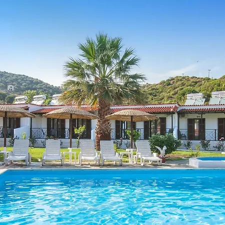Πανσιόν Strawberry Skiathos 2*
