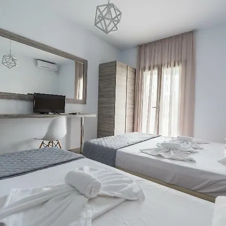 Πανσιόν Strawberry Skiathos 2*